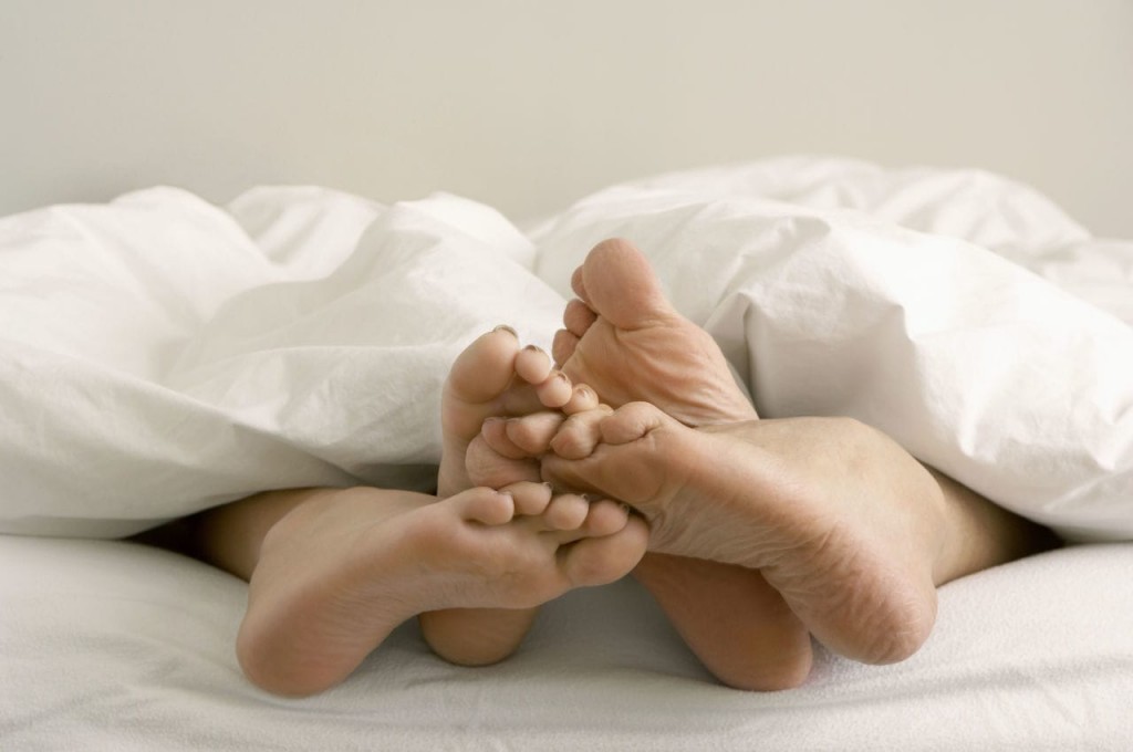 Ο Τρόπος που Κοιμάστε Μαζί με τον Σύντροφό σας Μπορεί να Υποδεικνύει Πολλά για τη Σχέση σας - Εικόνα2